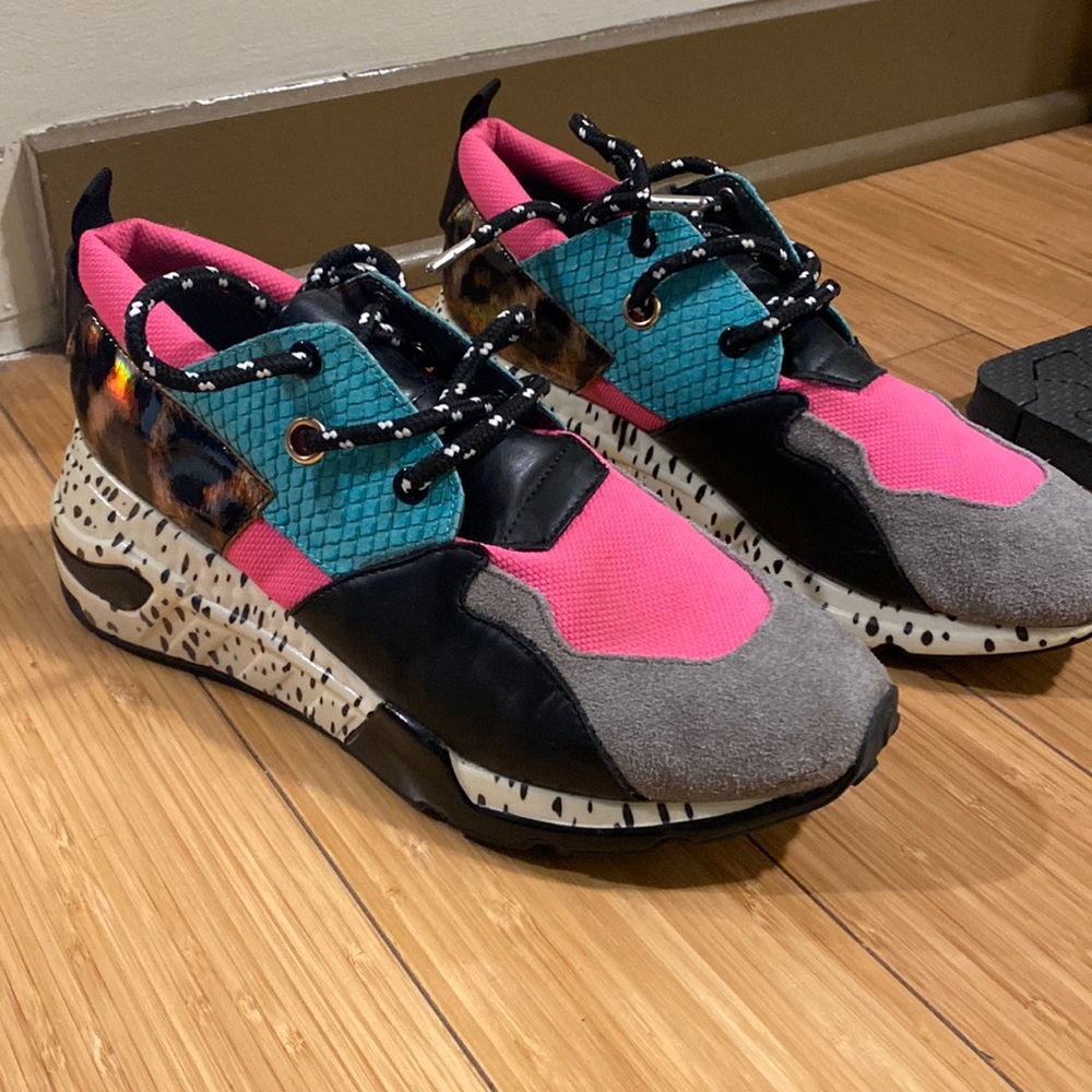 Sneaker
